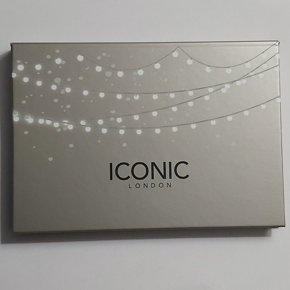 brand new Iconic London blaze chaser face palette - Picture 3 of 3